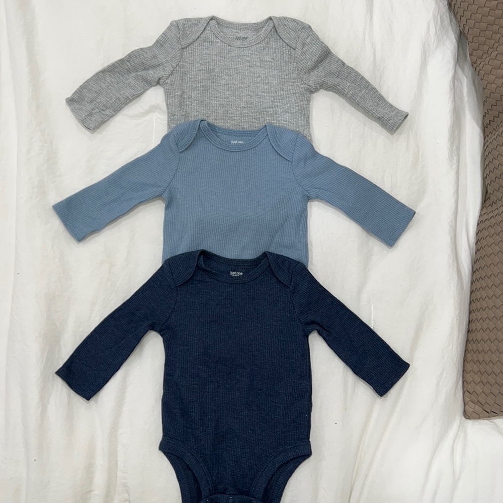 Pack of 3 - Long sleeve neutral baby bodysuits- size 3 months